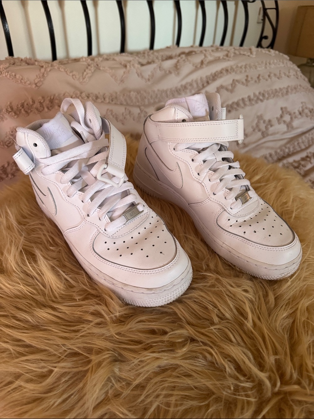 Nike Women's High-Top Sneakers in White